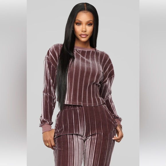 Velvet Crop Top Pant Set - Picture 2 of 5